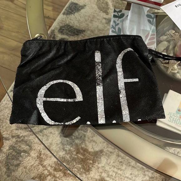 Makeup pouch - Picture 1 of 2